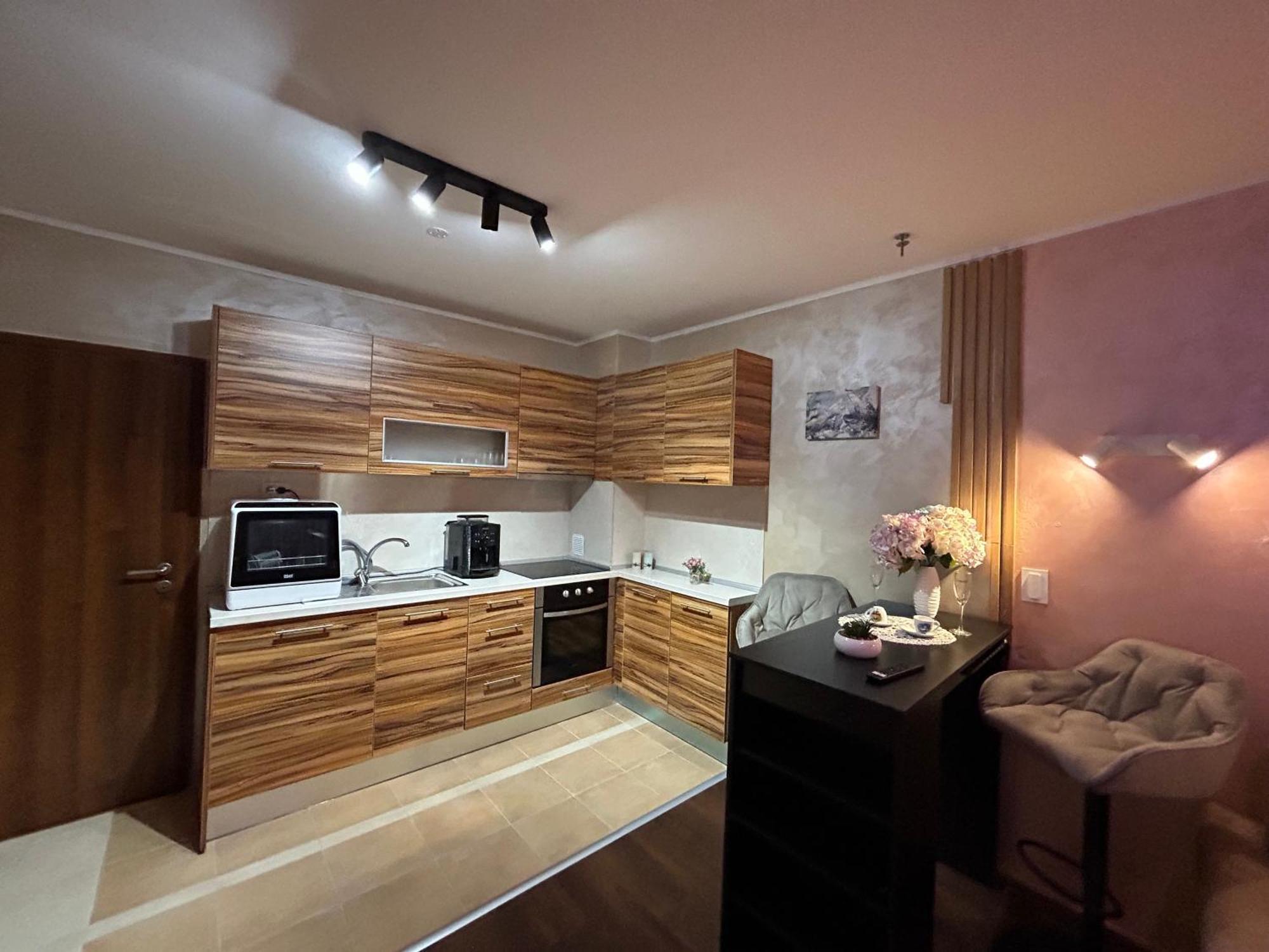 2-Bedroom, 2-Bathroom With Fireplace And Garden At Winslow Infinity Bansko Eksteriør billede