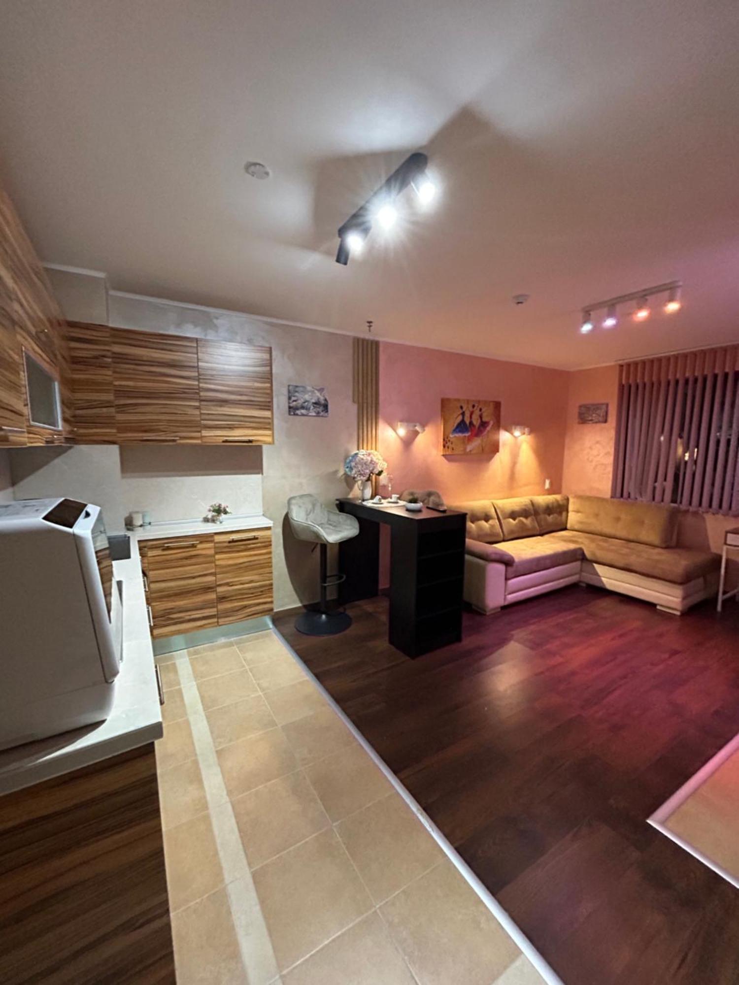 2-Bedroom, 2-Bathroom With Fireplace And Garden At Winslow Infinity Bansko Eksteriør billede