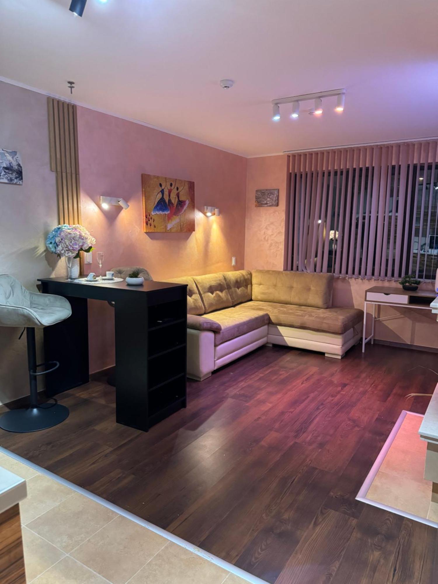 2-Bedroom, 2-Bathroom With Fireplace And Garden At Winslow Infinity Bansko Eksteriør billede